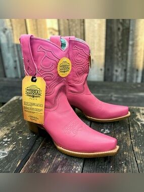 Corral - Women's Embroidery Ankle Western Boots 6.5
